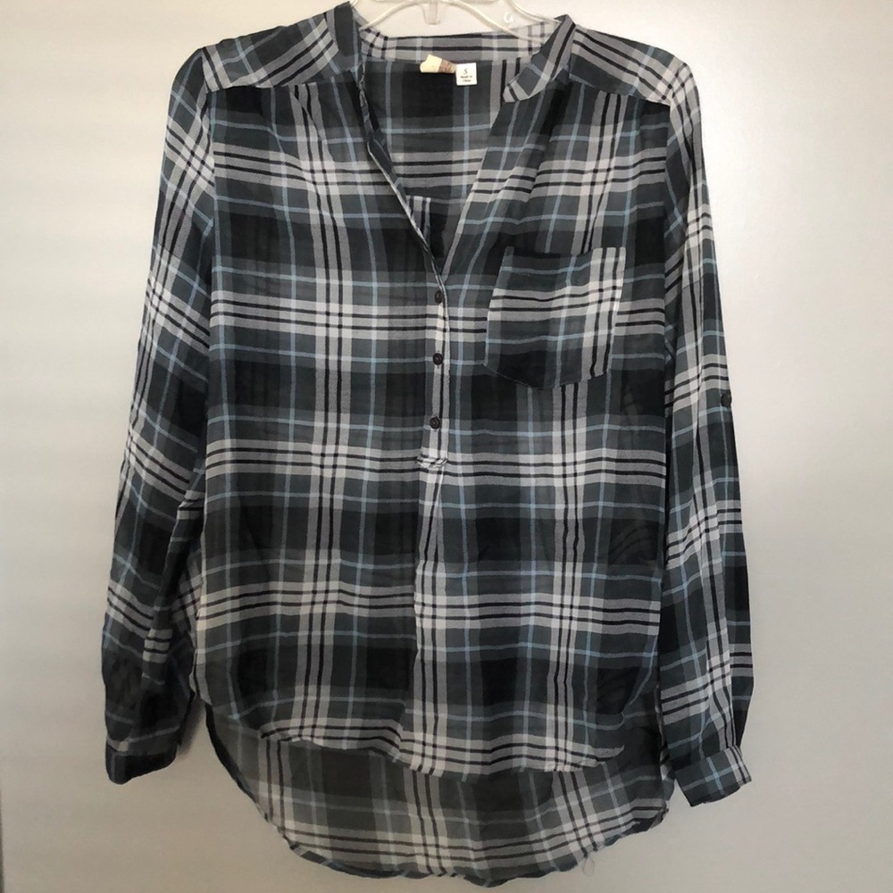 Sheer, plaid 1/2 button down shirt